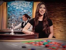 Studio Boom City cingtogel dengan multi-kamera dan dealer profesional